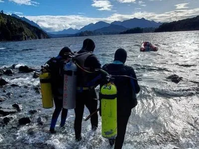 Ardilla Buceo Diving  in  Bariloche