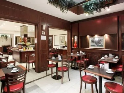 3-star Hotels Waldorf Hotel 