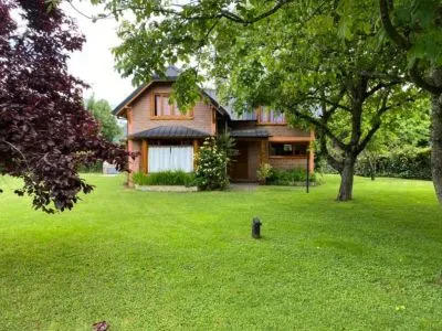 Lo de Andre Cabins  in  Lago Puelo