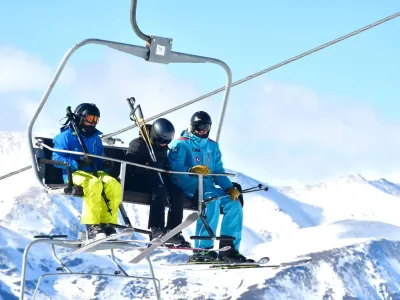 Escuela de esqui y snowboard Escuela de Ski y Snowboard Xtreme