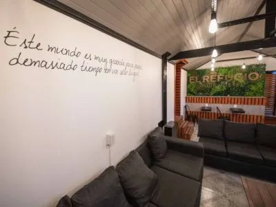 Albergues/Hostels El Refugio Lodge Hostel