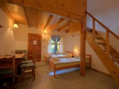 Nguillatún Bungalows Cabañas 1 estrella  en  Villa La Angostura