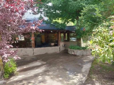 Los Rododendros Cabañas 1 estrella  en  Villa La Angostura