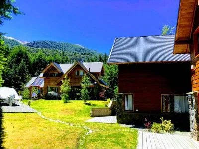 La Lucinda Cabañas 3 estrellas  en  Villa La Angostura