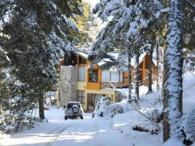 Alehue Hosterías 3 estrellas  en  Villa La Angostura