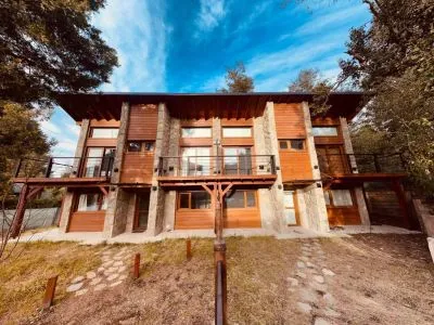 Quime Quipan Cabañas 1 estrella  en  Villa La Angostura