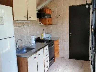 Albergues/Hostels Yellow House Cottage