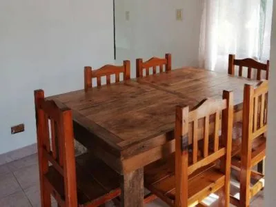 Albergues/Hostels Yellow House Cottage