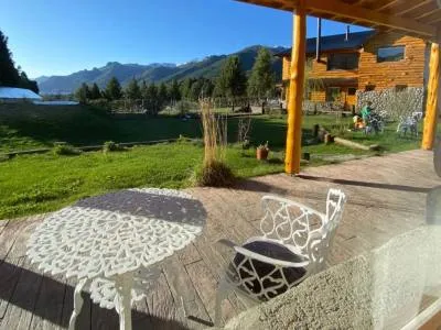 Accommodation in Lago Meliquina (30 Km. from San Martín de los Andes) Cinco Sentidos Hostería