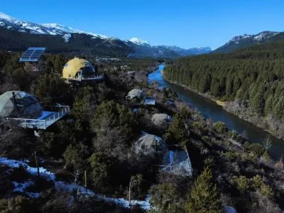 Alojamiento en Lago Meliquina (a 30 Km. de San Martín de los Andes) Terrazas de Meliquina- Eco Glamping