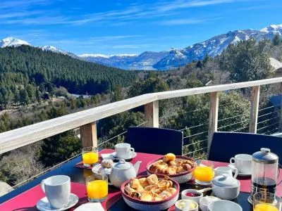 Alojamiento en Lago Meliquina (a 30 Km. de San Martín de los Andes) Terrazas de Meliquina- Eco Glamping