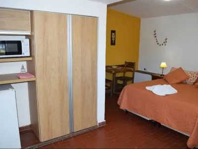 Hostelries Los Sauces Posada