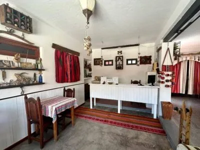 Albergues/Hostels La Colorada Hostal