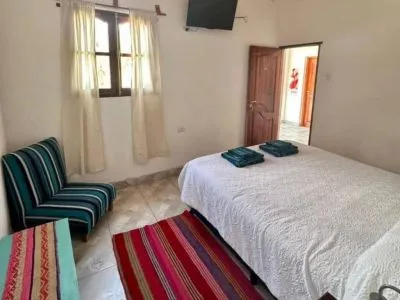 Albergues/Hostels La Colorada Hostal