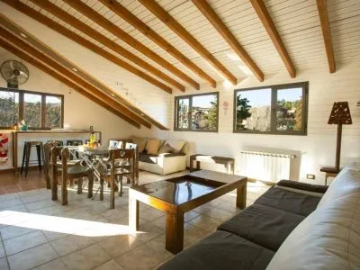 Albergues/Hostels Cucu Haus Hostel