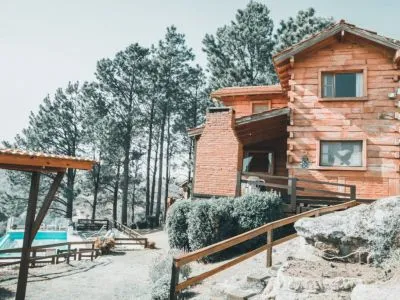 Peñón del Águila Cabañas  en  La Cumbrecita