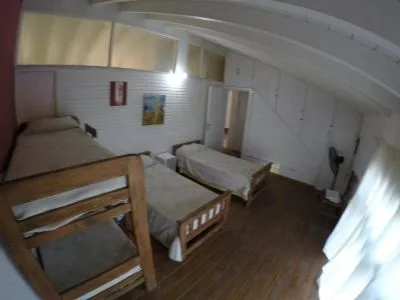 Albergues/Hostels Acantilados Surf Ranch