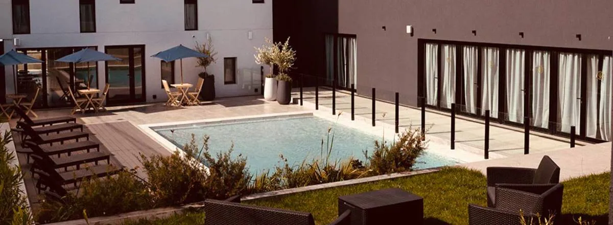 4-star Hotels Arena Suites