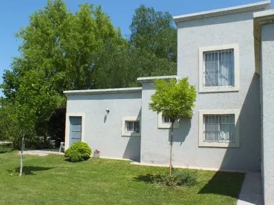 Cabañas El Abrazo Alojamiento   en  San Rafael