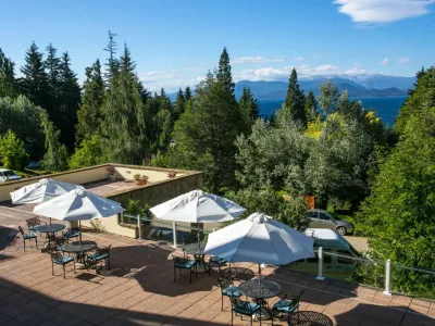 Hoteles 5 estrellas Huinid Bustillo Hotel