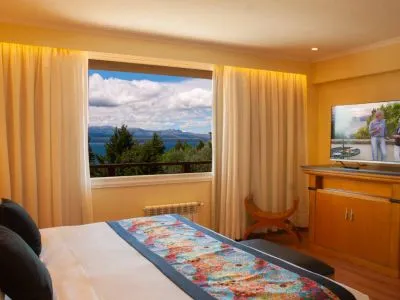 Hoteles 5 estrellas Huinid Bustillo Hotel