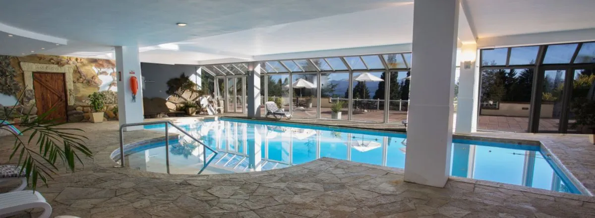 Hoteles 5 estrellas Huinid Bustillo Hotel