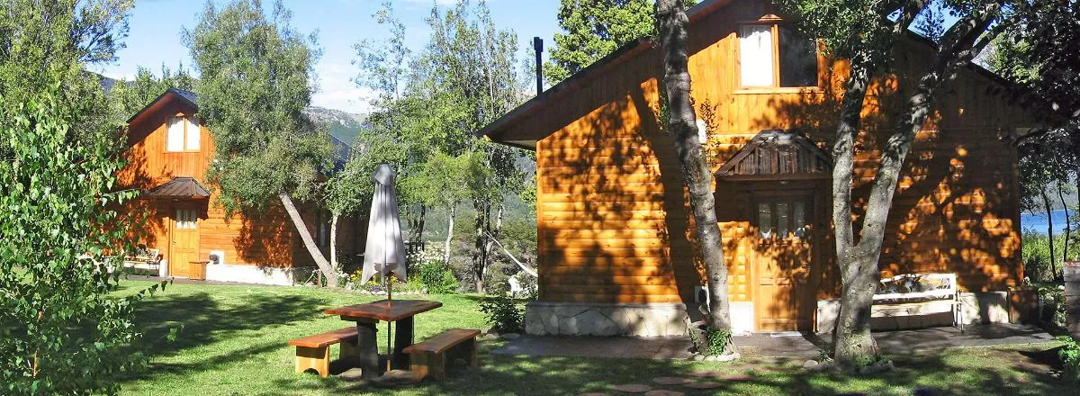 Accommodation in Lago Meliquina (30 Km. from San Martín de los Andes) La Escondida Cabañas