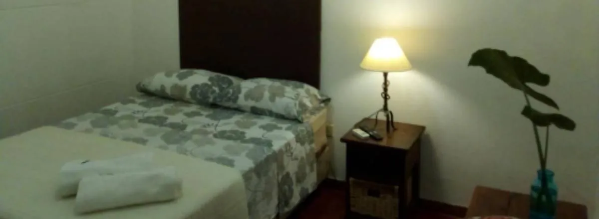 Albergues/Hostels Casa del Parque Urquiza