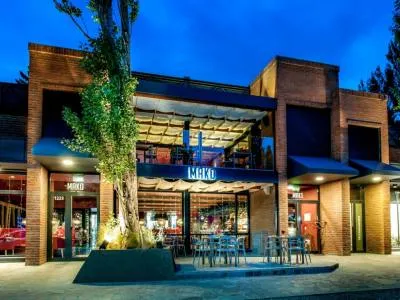 Mako Fuegos y Vinos Restaurants  in  El Calafate