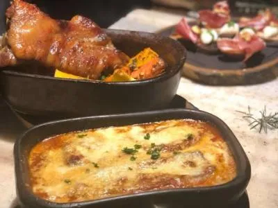 Restaurants La Cala Restaurante de Campo & Vinos