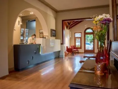 Hotels lhirondelle Hostal