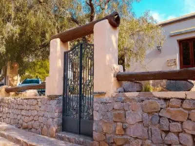 La Casa Encantada Inn