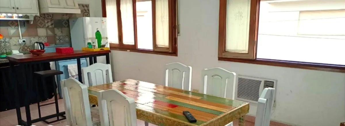 Apartments 3 bedroom apartment downtown