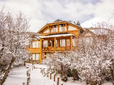 Los Ñires Lodge Alojamientos en el Cerro Catedral   en  Bariloche