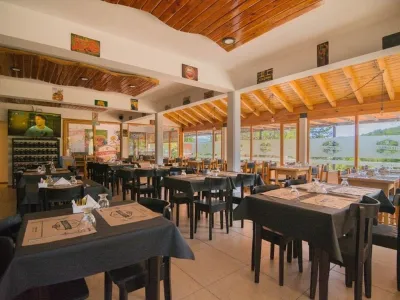 Restaurantes La Familia Resto Bar