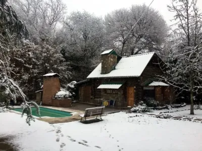 Cabins Encuentro de Arroyos Casa de troncos 
