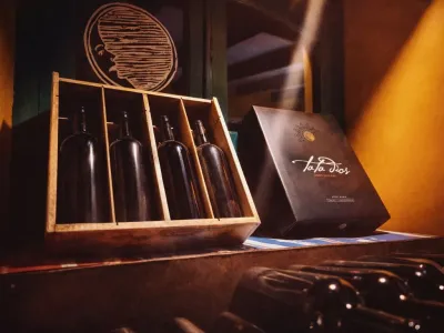 Bodegas Bodega Miraluna