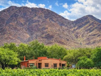 Bodegas Bodega Miraluna