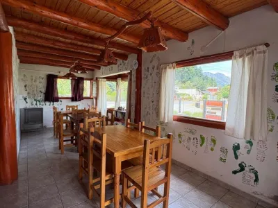 Albergues/Hostels Hostel Huellas