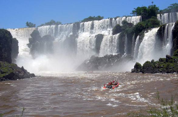 Sailing Iguazu