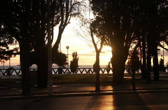 Amanece en la costanera