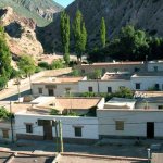 Pueblo entre monta�as