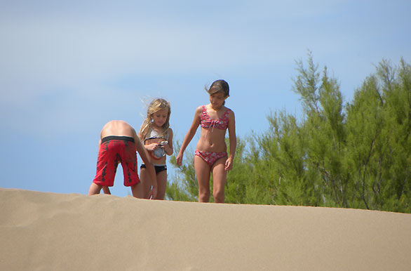 Jugando en las dunas