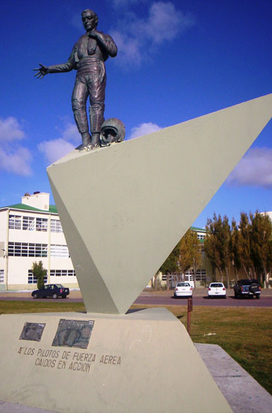 Monumento a los Pilotos caidos en Malvinas