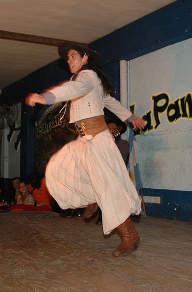 Peña dancer