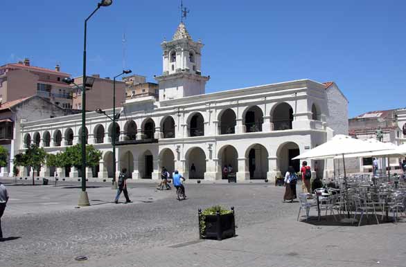 Midday at the Cabildo