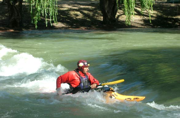 Kayak en el Atuel