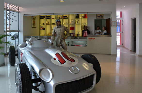 Homenaja a Fangio en el museo