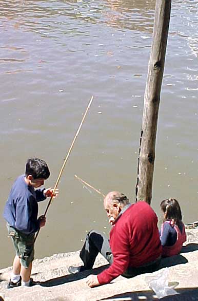 Pescando con los nietos